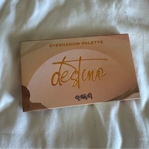 Alamar Eyeshadow Palette